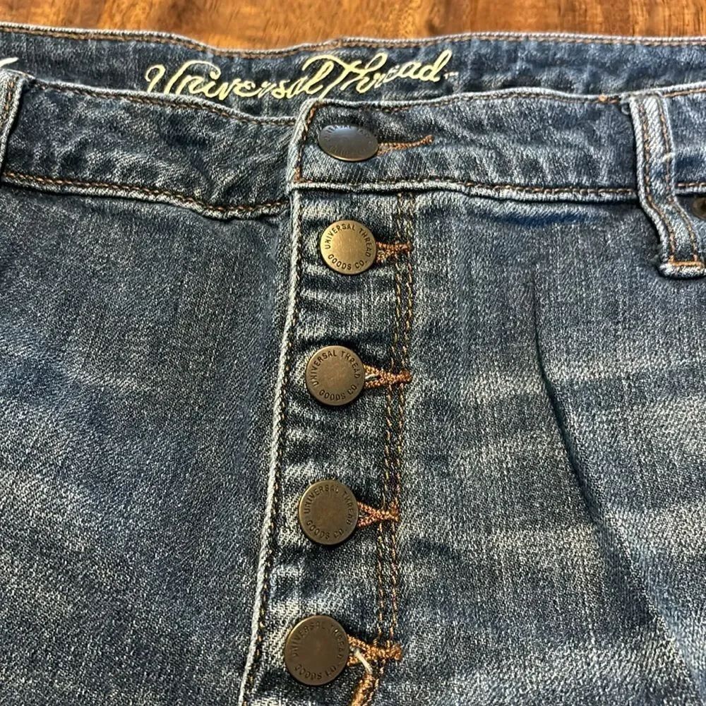 Universal Thread Hi Rise Vintage Shortie Button Front Size 18 - Picture 2 of 8